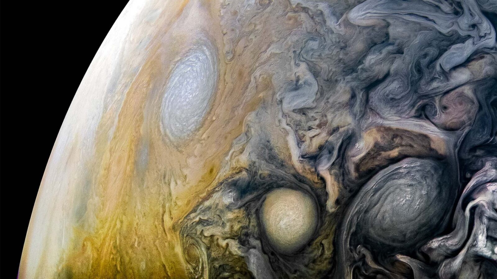 Hubble śledzi burze w atmosferze Jowisza. Zobacz co się tam dzieje